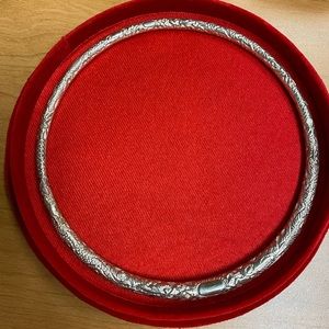 Silver choker necklace